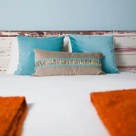 卡萨斯·拜萨 - 朱丽思和马德琳酒店 *